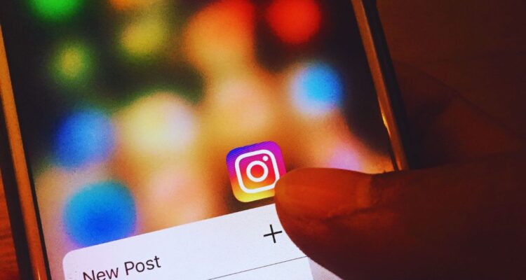 Devo Criar um Perfil de Instagram Novo para Divulgar Meus Livros
